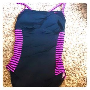 Girls sz Small Nike swimsuit